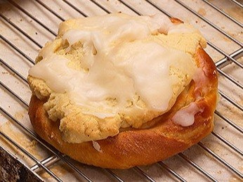 Drożdżówka z kruszonką 90g Drożdżówka z kruszonką 90g